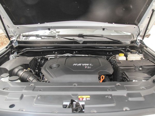 哈弗汽车  2.0T 发动机舱
