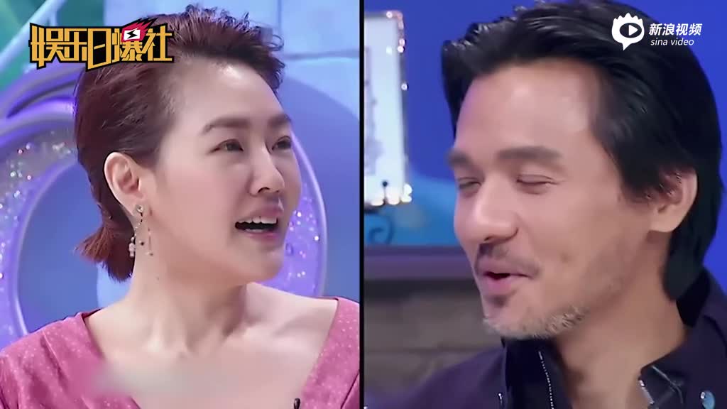 冯德伦亮结婚戒指罕见秀恩爱