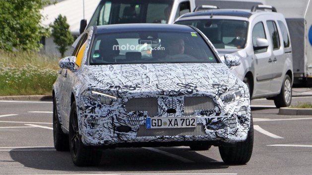 疑似新一代奔驰GLA谍照曝光 或明年发布