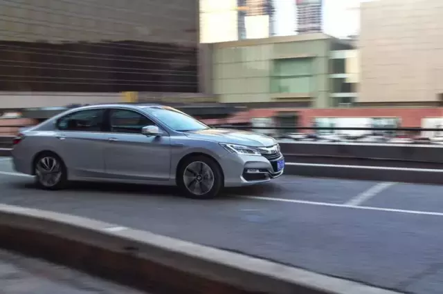 无悔的选择，看雅阁锐混动如何以实力打破偏见