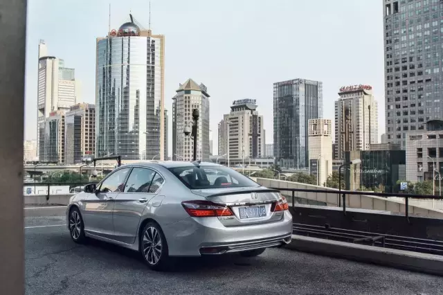 无悔的选择，看雅阁锐混动如何以实力打破偏见