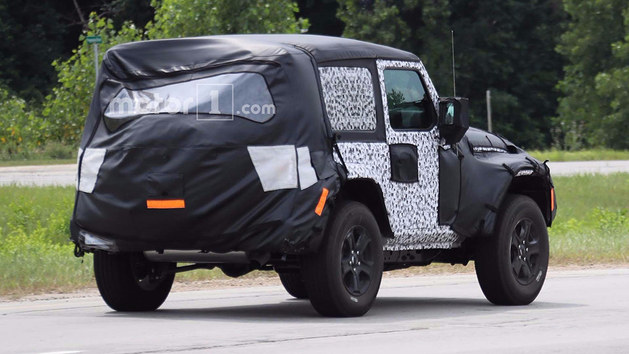 曝Jeep新一代牧马人两门版谍照 年底亮相