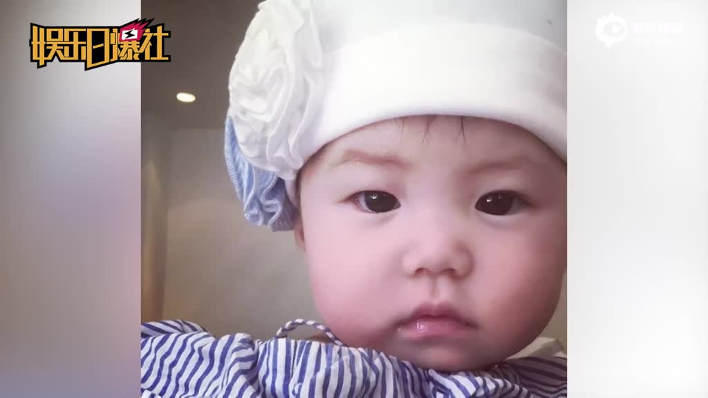 陈冠希首晒女儿正面照