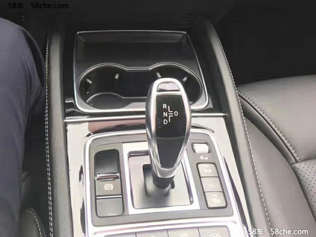 宋MAX插电式混动版内饰曝光 配备旋转屏