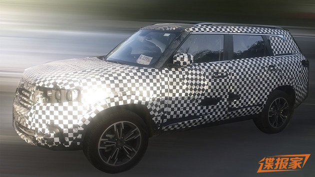 曝北京汽车全新SUV谍照 或与BJ20同平台
