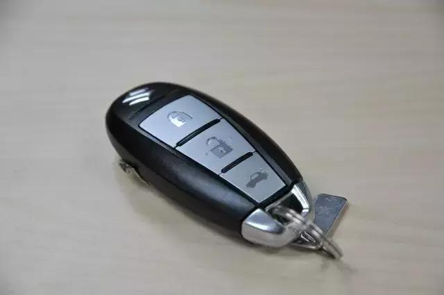 车上这6个隐藏功能可能值1万，90%的人开到报废也没用过，亏不亏？