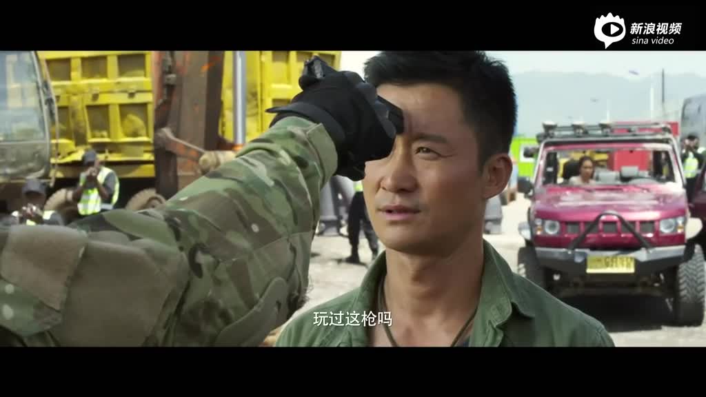 《战狼2》曝枪支片花集锦