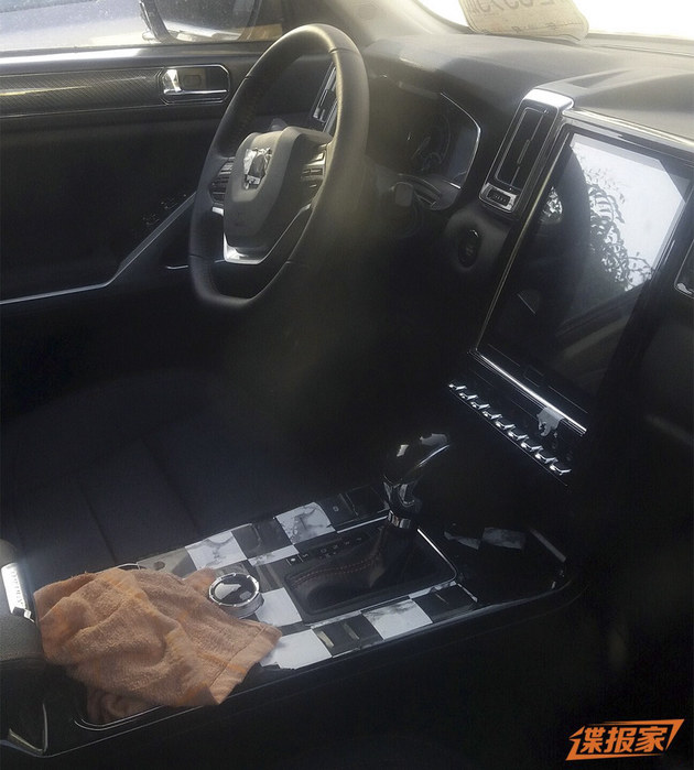 曝北京汽车全新SUV谍照 或与BJ20同平台