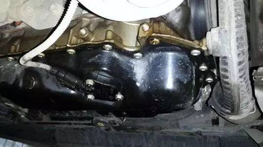 警惕！汽车这几个地方特别容易漏机油