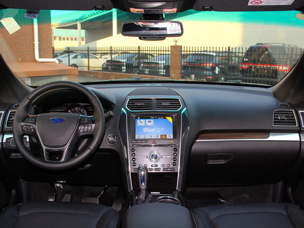 福特(进口)  2.3T 大中控全景