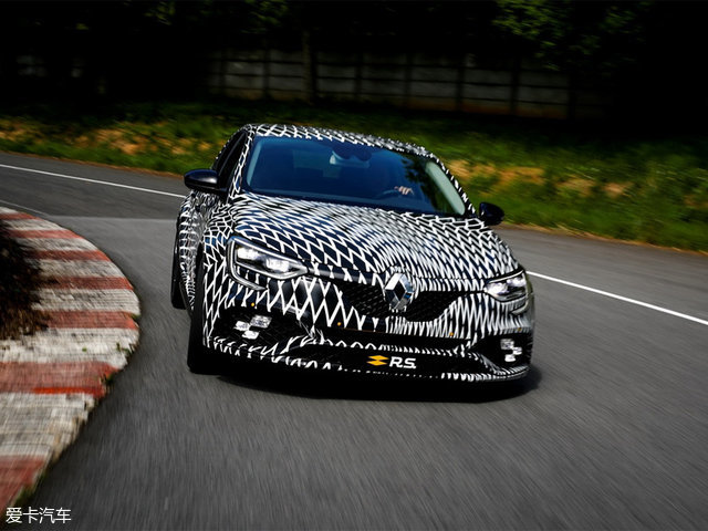 全新梅甘娜R.S.路试谍照