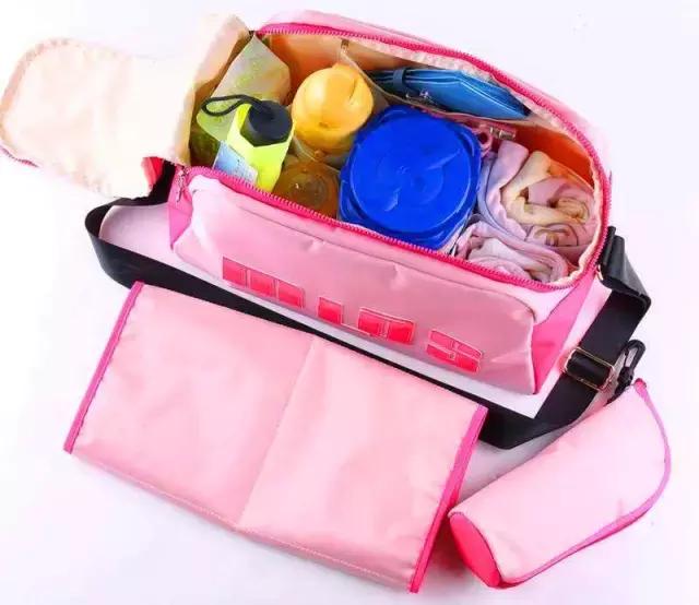 妈妈包里的这些，基本上是一次出行所需的物品~