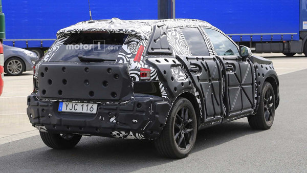 沃尔沃全新紧凑级SUV年底上市 PK宝马X1-图5