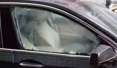 汽车挡风玻璃擦不干净？90%的人不知道该这么做！