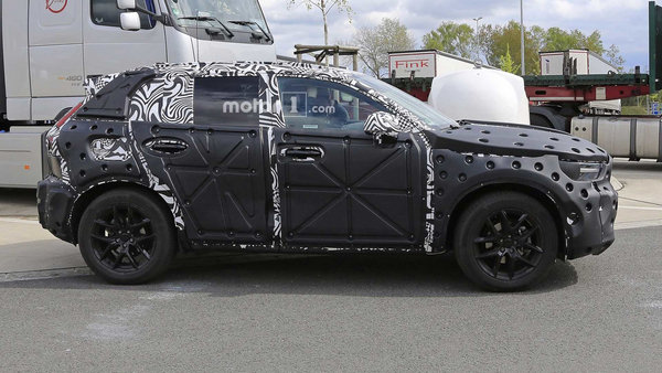 沃尔沃全新紧凑级SUV年底上市 PK宝马X1-图4