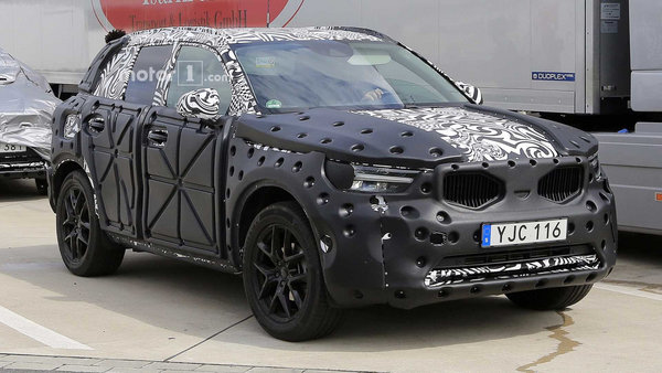 沃尔沃全新紧凑级SUV年底上市 PK宝马X1-图2