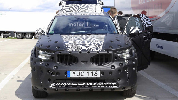 沃尔沃全新紧凑级SUV年底上市 PK宝马X1-图3