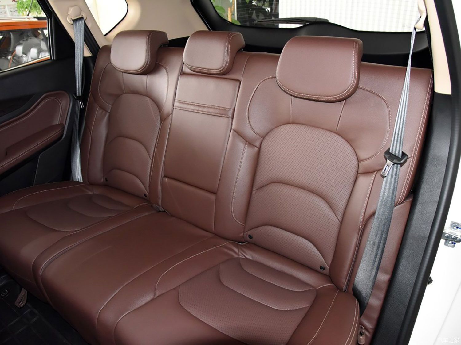 【导购】1.5T DCT尊享版更推荐 宝骏560购车手册