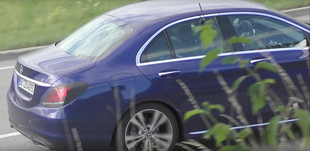 2017法兰克福车展 奔驰新款C级谍照曝光