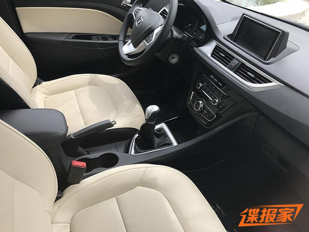 新款悦翔V7路试谍照曝光 将于明年上市