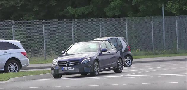 2017法兰克福车展 奔驰新款C级谍照曝光