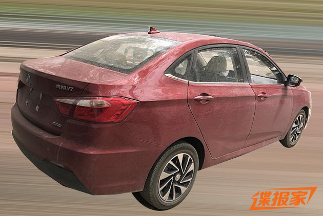 新款悦翔V7路试谍照曝光 将于明年上市
