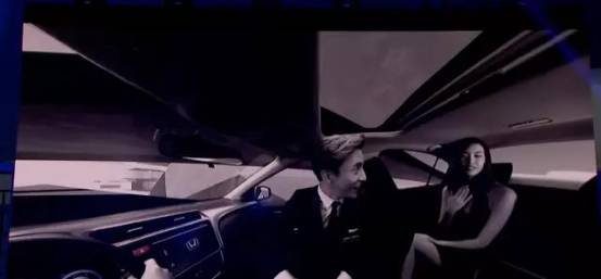 当做潮牌的段子手“开起了车”，薛之谦这次玩嗨了！