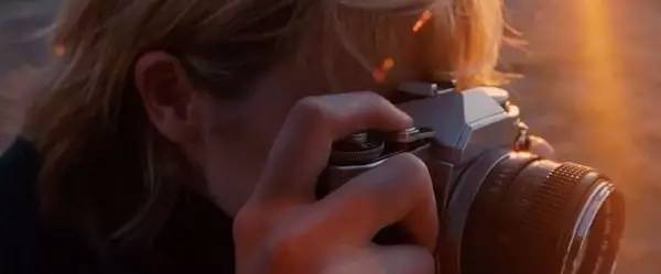 抢不上场场爆满的《战狼 2》，不如来波车企广告片过把瘾