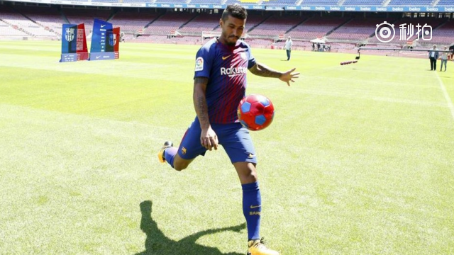 保利尼奥正式亮相诺坎普