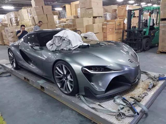 全新宝马Z4和丰田新Supra竟有血缘关系，论拉风撩妹谁更强？