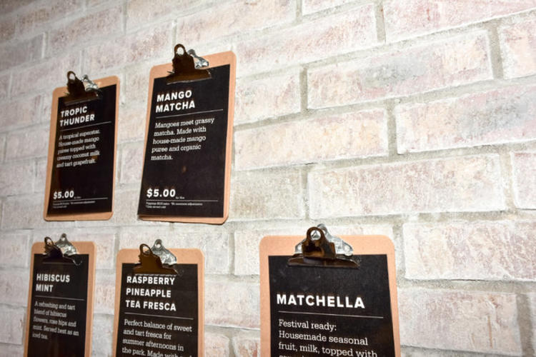 茶饮料在美国流行开来,各式各样奶茶也销量火