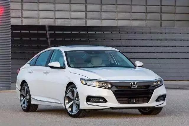 上图小伟真的没有放错，这不是思域！