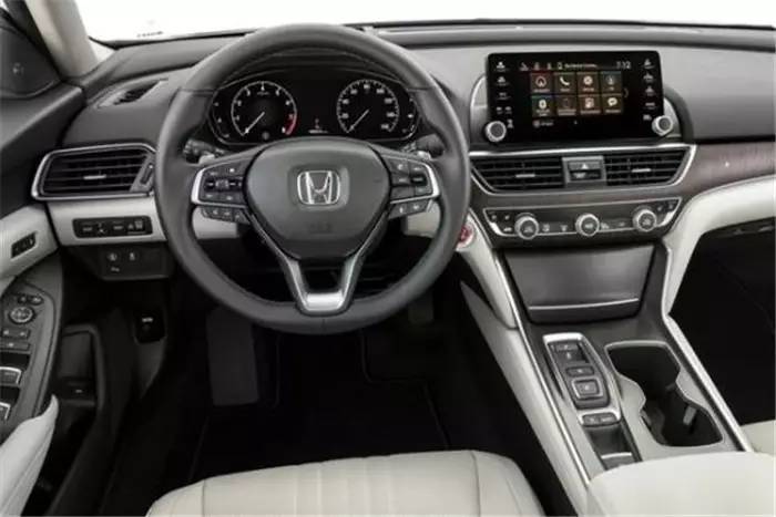 饱受争议 十代雅阁国产后会“入乡随俗”？