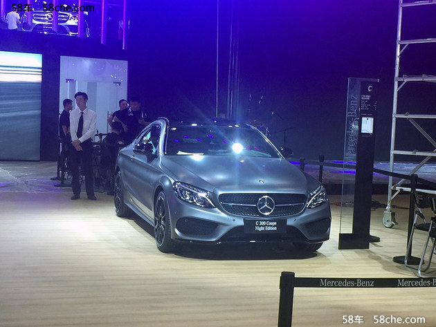 成都车展探馆 奔驰C300轿跑车特别版