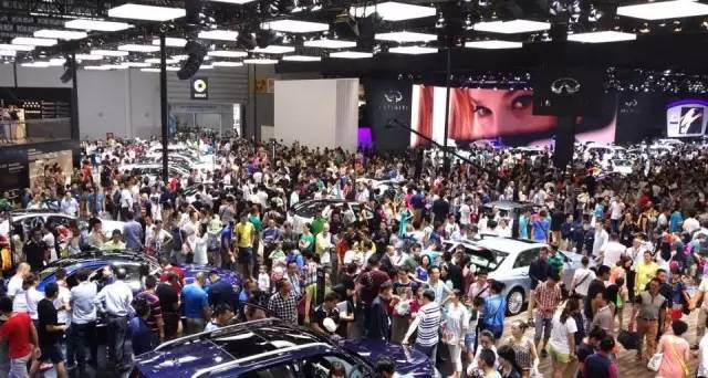 销量连续滑坡，为何小型SUV还扎堆上市？| 认真秀车or认真卖车