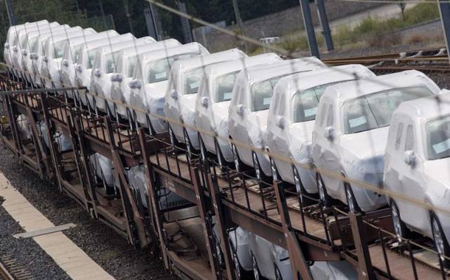 销量连续滑坡，为何小型SUV还扎堆上市？| 认真秀车or认真卖车