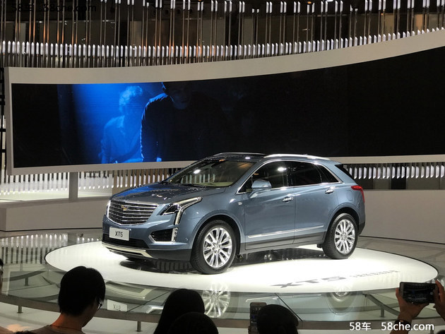 2017成都车展 XT5混动版售价47.99万元起