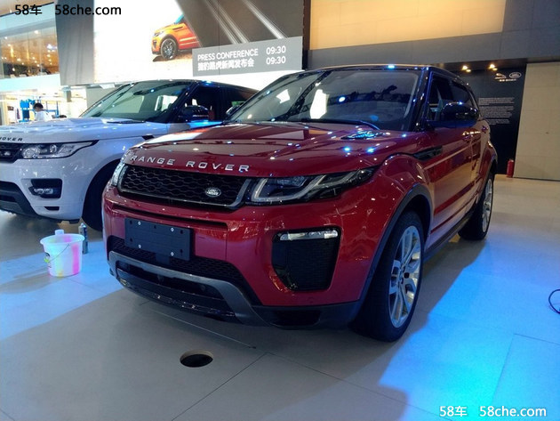 成都车展 2018款路虎揽胜极光搭最新动力