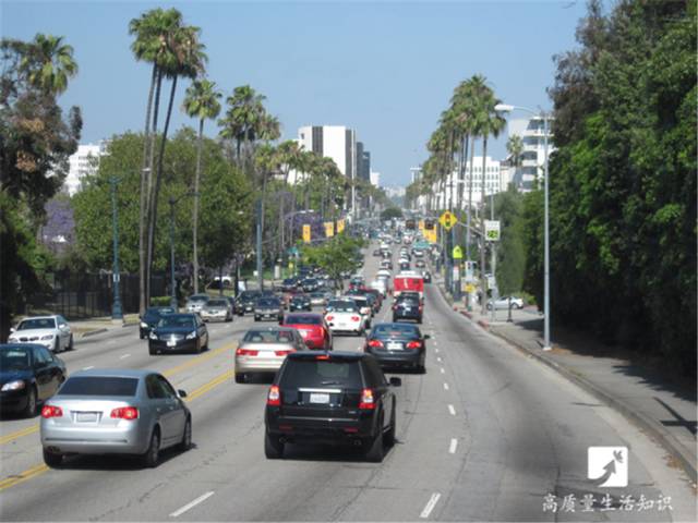 汽车天窗竟然有这6大妙用，千万不要浪费了！