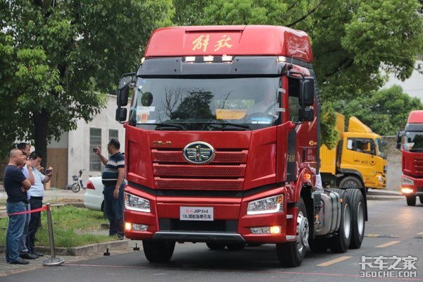 解放卡车都见过 但谁见过它的'阅车式'