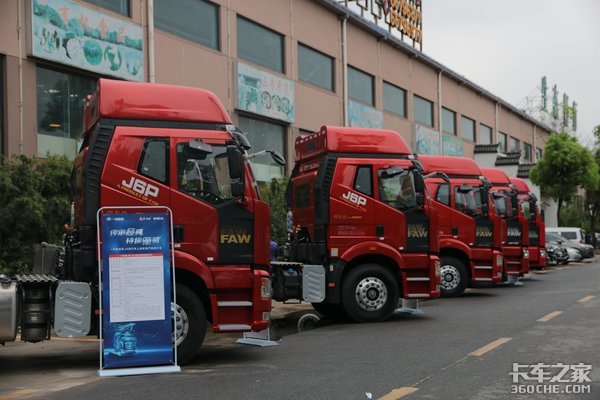 解放卡车都见过 但谁见过它的'阅车式'