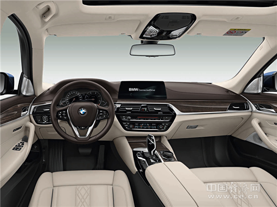 全新BMW 5系标准轴距版强势来袭