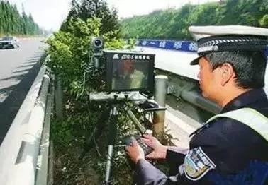 开车到高速遇到测速临时踩一脚刹车？早没用了！