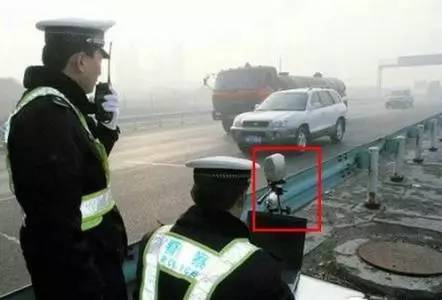 开车到高速遇到测速临时踩一脚刹车？早没用了！