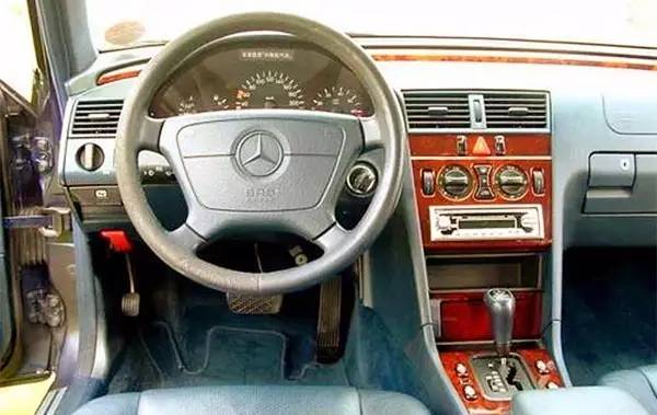 百年世家里的“小鲜肉”，奔驰C级逆袭史