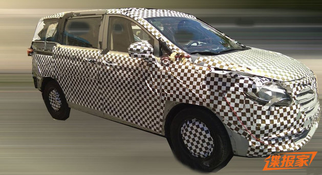 曝长安欧尚全新MPV谍照 采用侧滑门设计