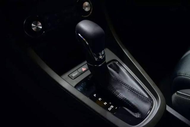 名爵3靠这黑科技结束本田飞度时代，提前开启自主国民神车时代