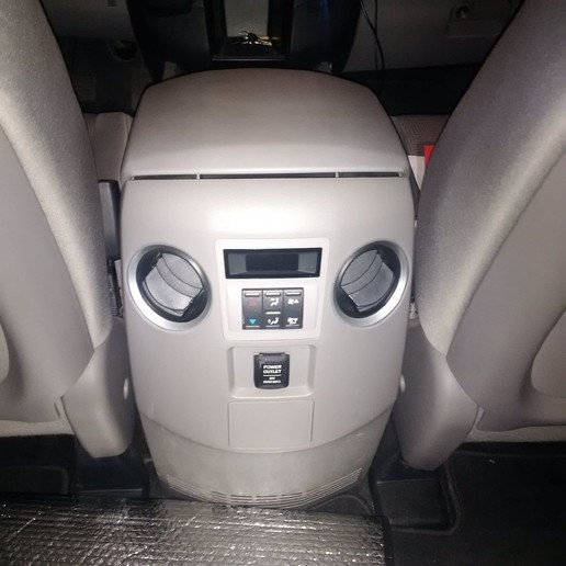 孤独的飞行员——本田Pilot。