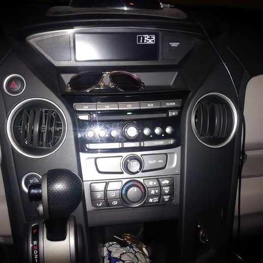 孤独的飞行员——本田Pilot。