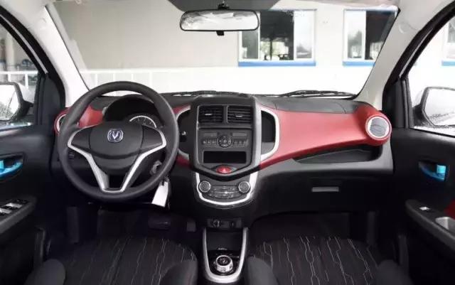 太意外了！花5万买的车竟带换挡拨片和旋钮挡杆